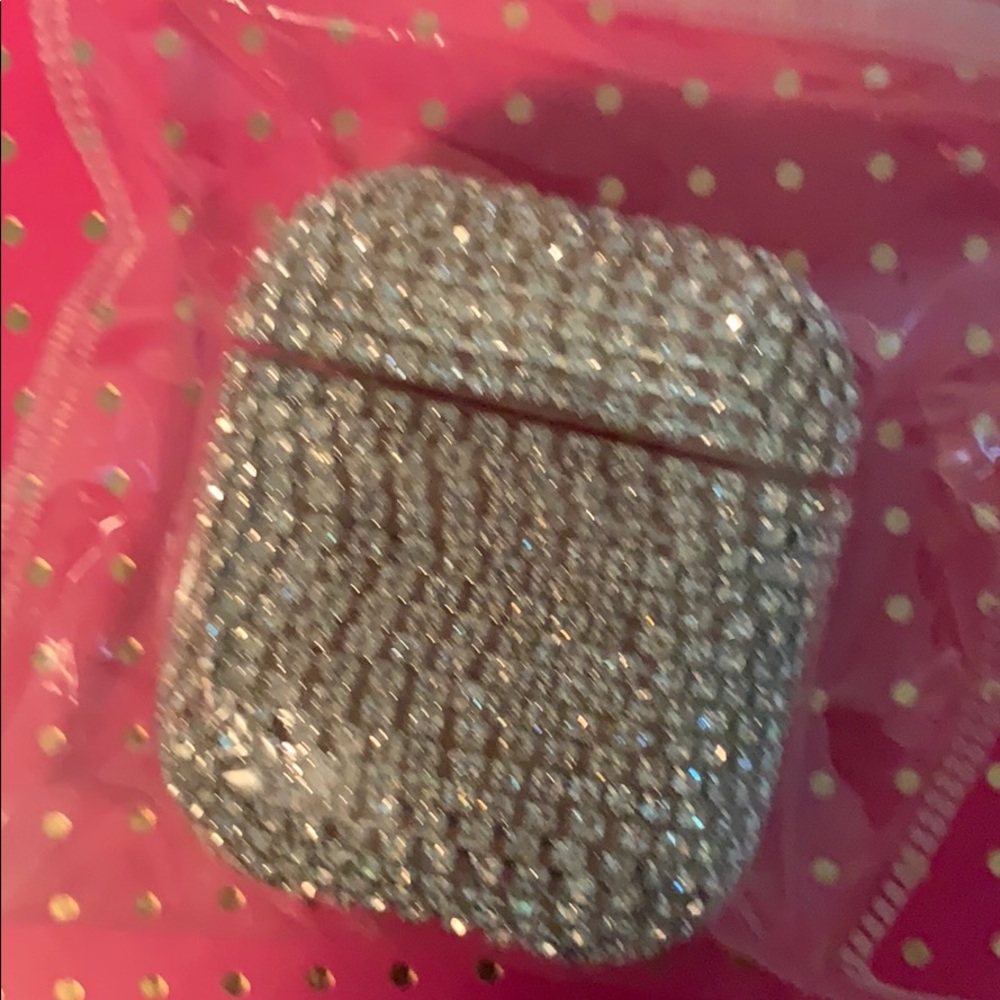 AirPods case - Picture 2 of 13